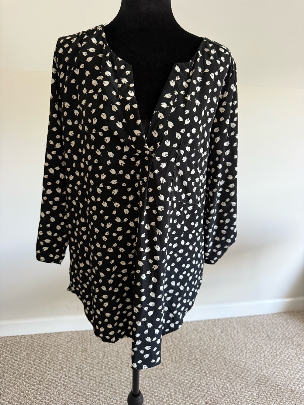 Pixley Medium Black Ivory Floral Blouse 3/4 Sleeve Split Neck Made USA